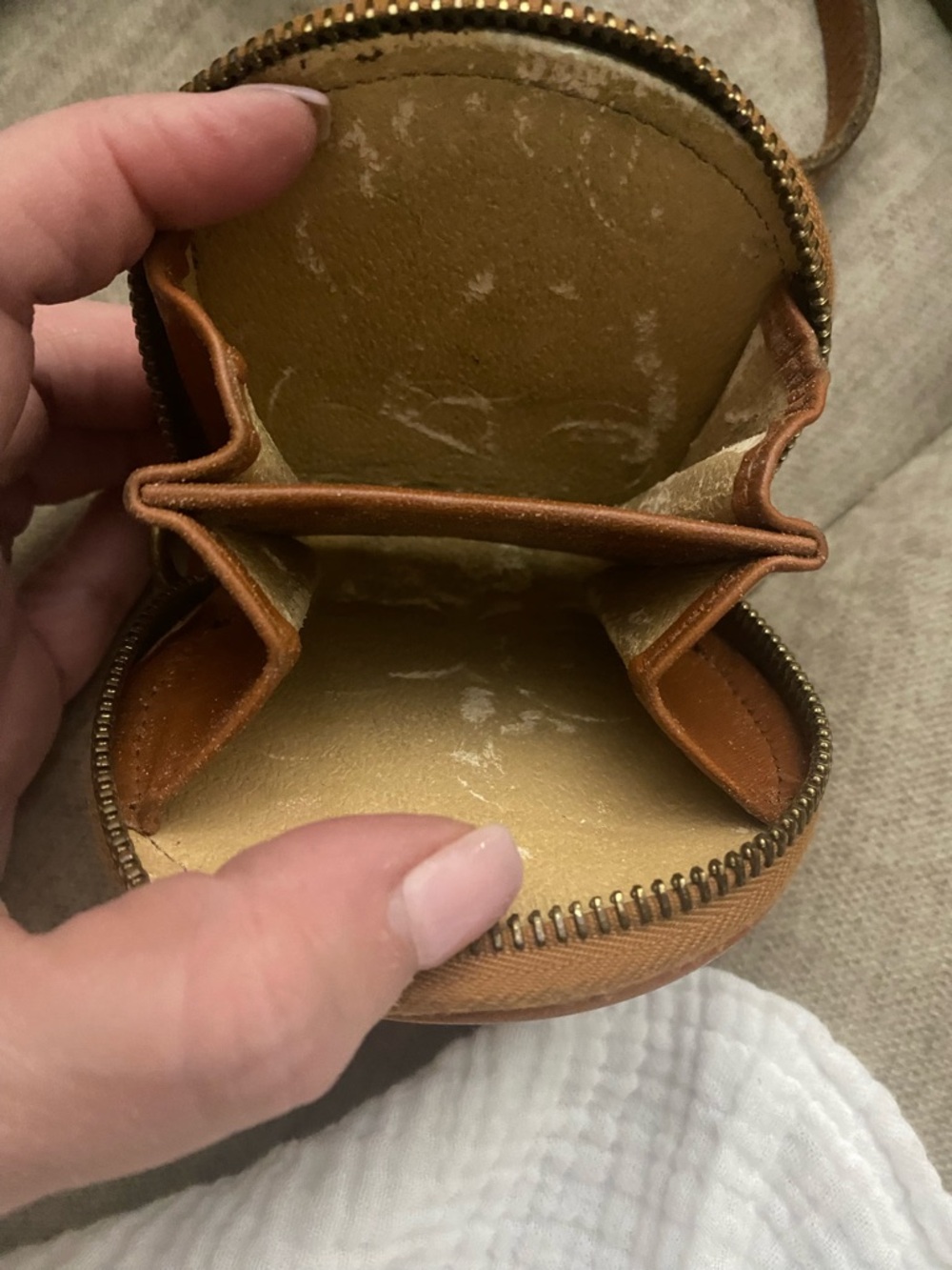 Vintage Dooney & Bourke Tan Leather Coin Pouch - Picture 5 of 12